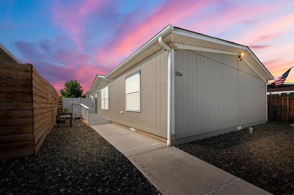 256 Clements Way - Photo 1