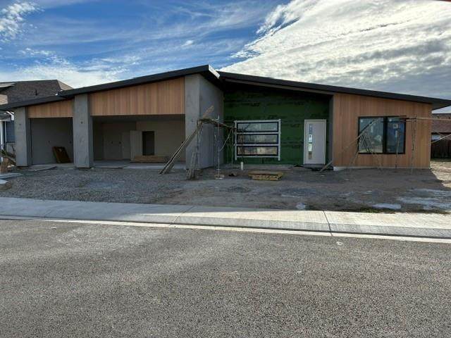 348 Hatchet Canyon Circle - Photo 1
