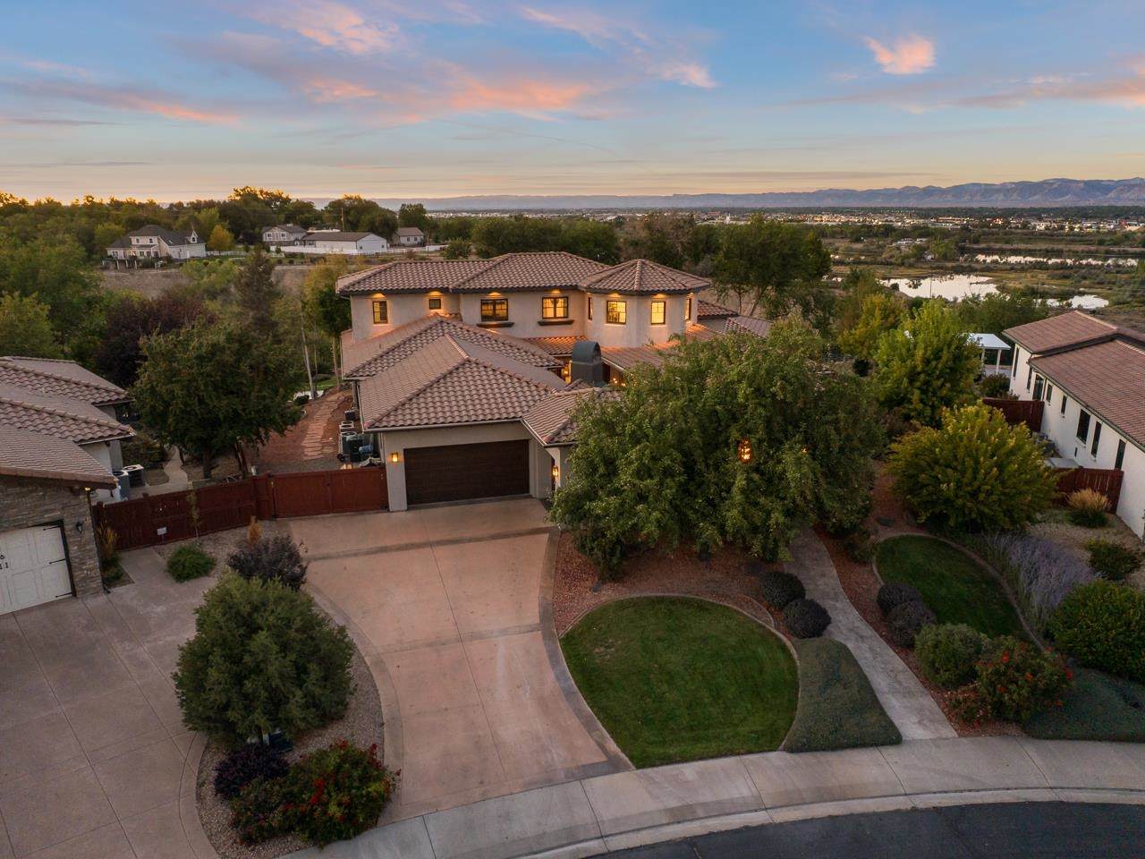 440 High Pointe Circle - Photo 1