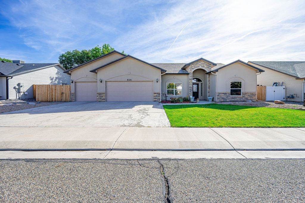 514 Amethyst Drive - Photo 1