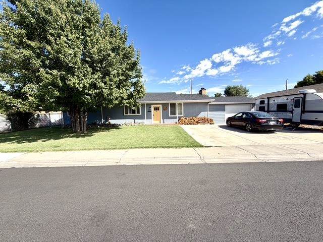 963 Laura Avenue - Photo 1