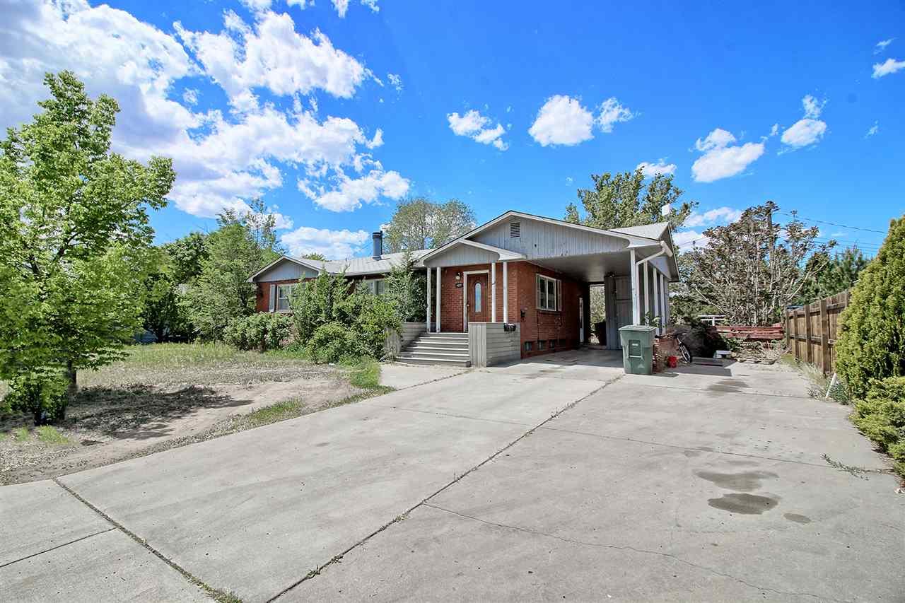 1627 5th Street - Photo 1