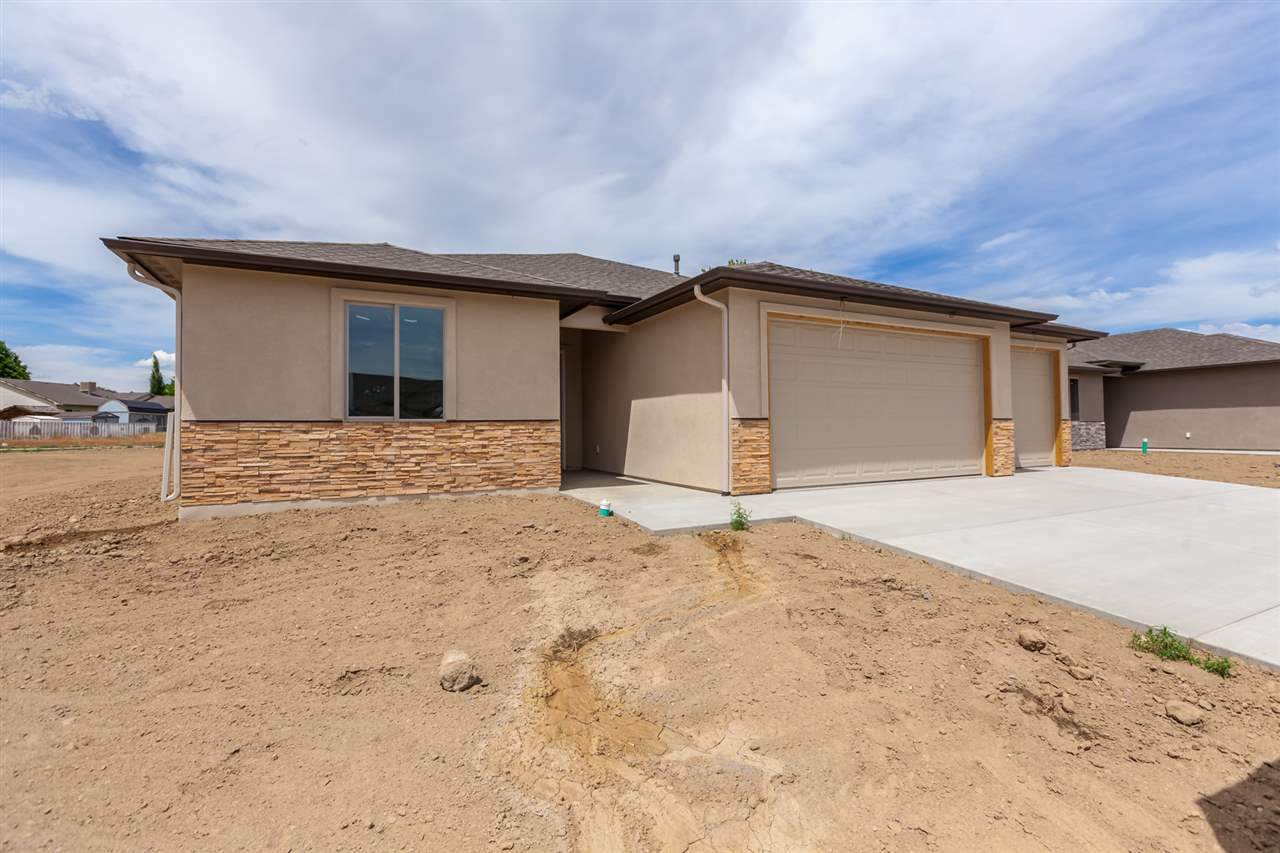 2942 Brodick Way - Photo 1