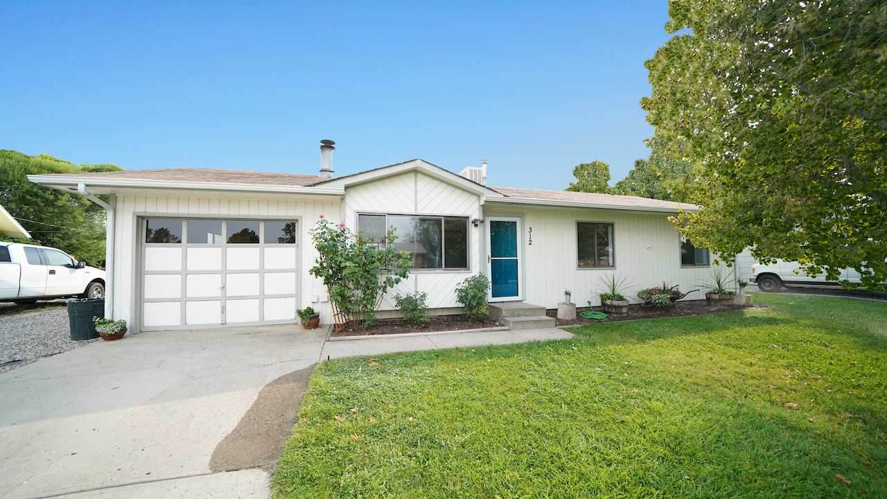 312 Concord Drive - Photo 1