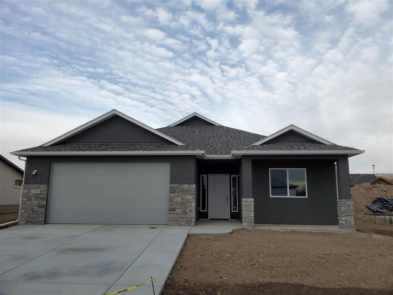457 Fox Meadows Court - Photo 1