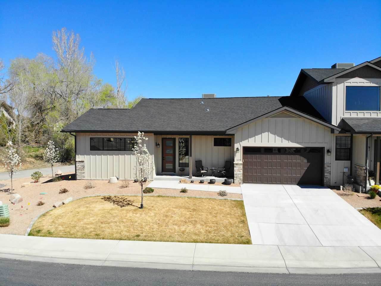 1670 Wellington Avenue - Photo 1