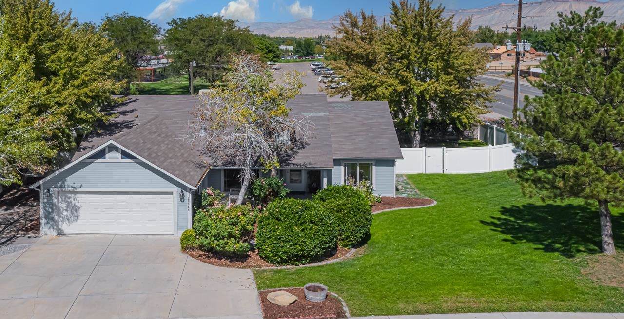 2998 1/2 Redbud Court - Photo 1