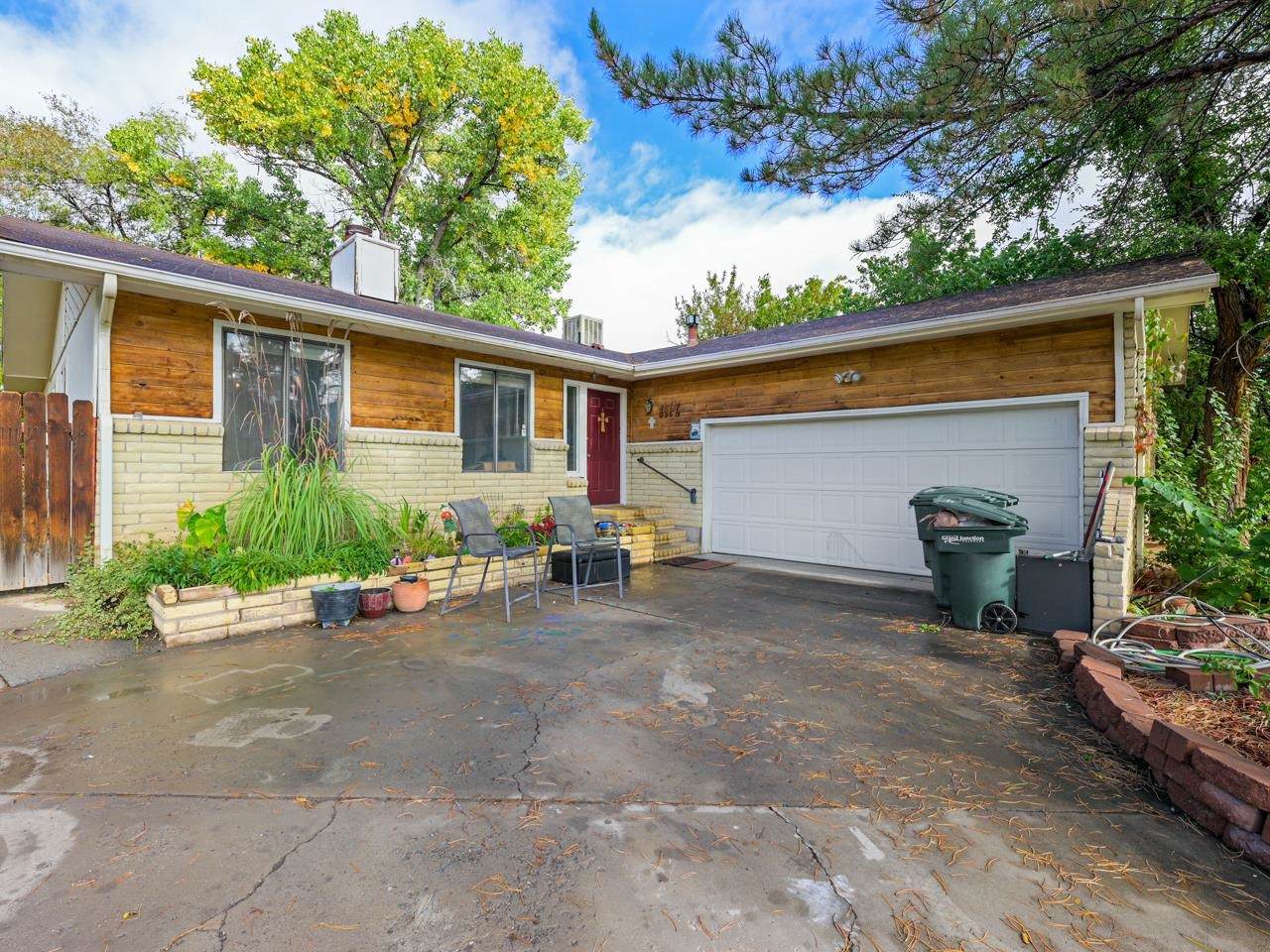 391 1/2 Valley Circle - Photo 1