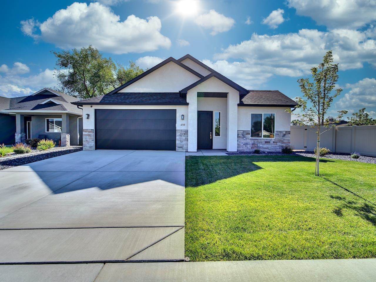 450 Fox Meadows Court - Photo 1