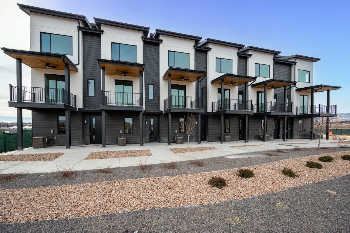 600 Lawrence Avenue - Photo 1