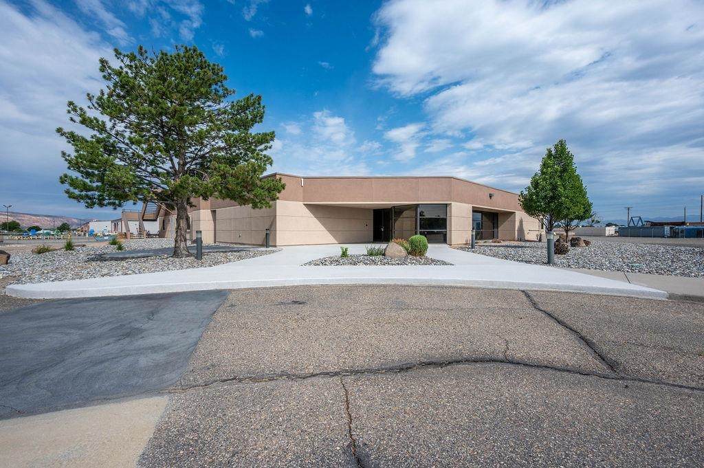 787 Valley Court - Photo 1