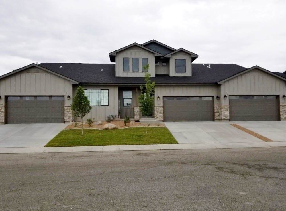 1655 Wellington Avenue - Photo 1