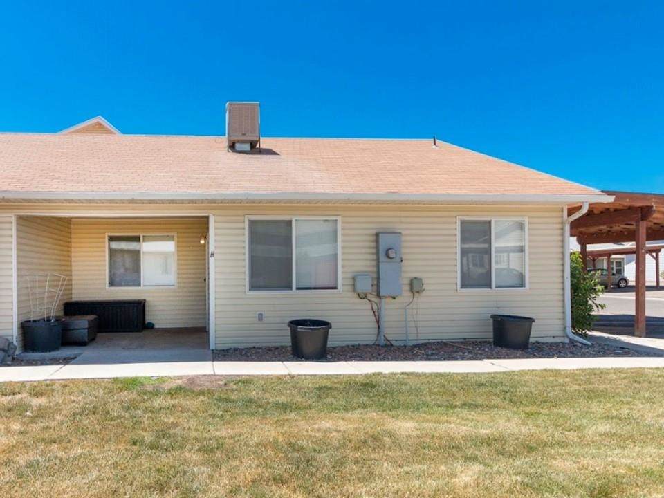 384 Sunnyside Circle - Photo 1