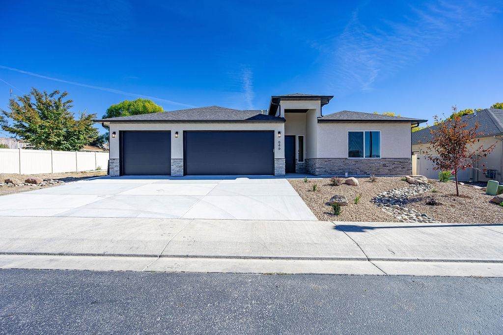 646 Thunder Ridge Drive - Photo 1