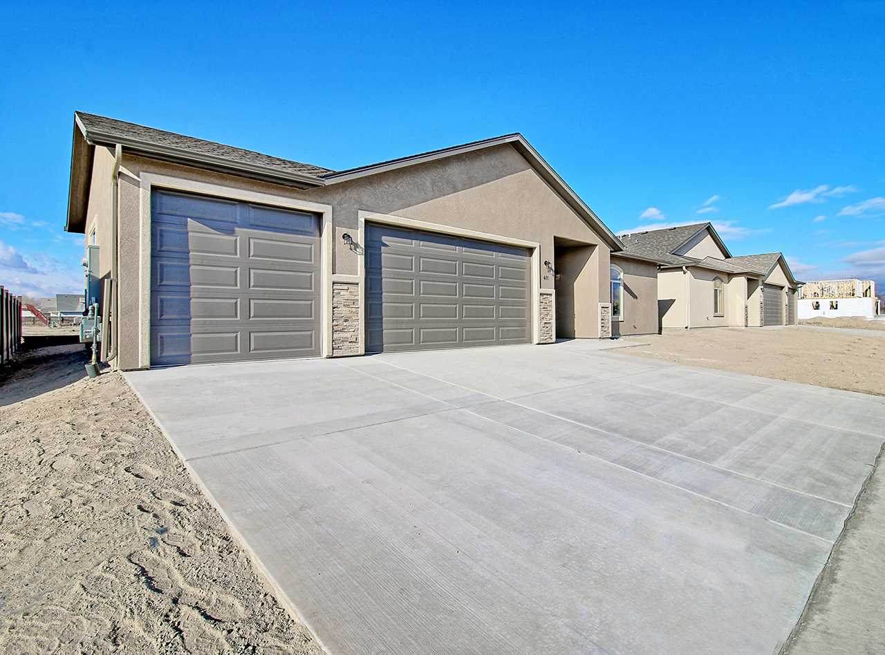 411 Brealyn Court - Photo 1