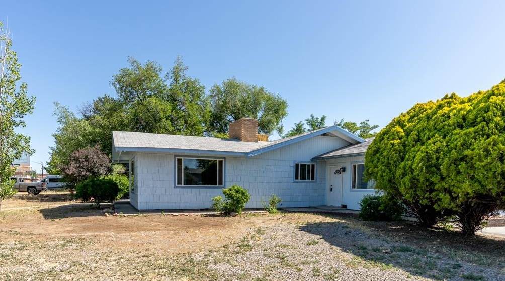 1904 7th Street - Photo 1