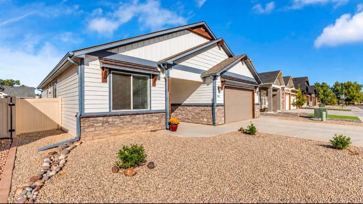 793 Spur Cross Way - Photo 1