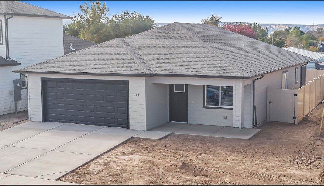 421 Pear Lane - Photo 1