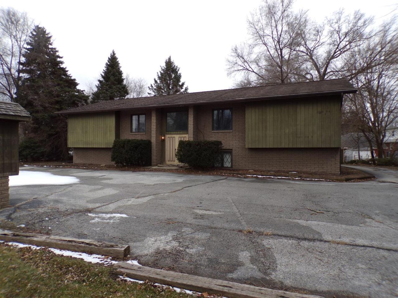 2811 Michigan Boulevard - Photo 1