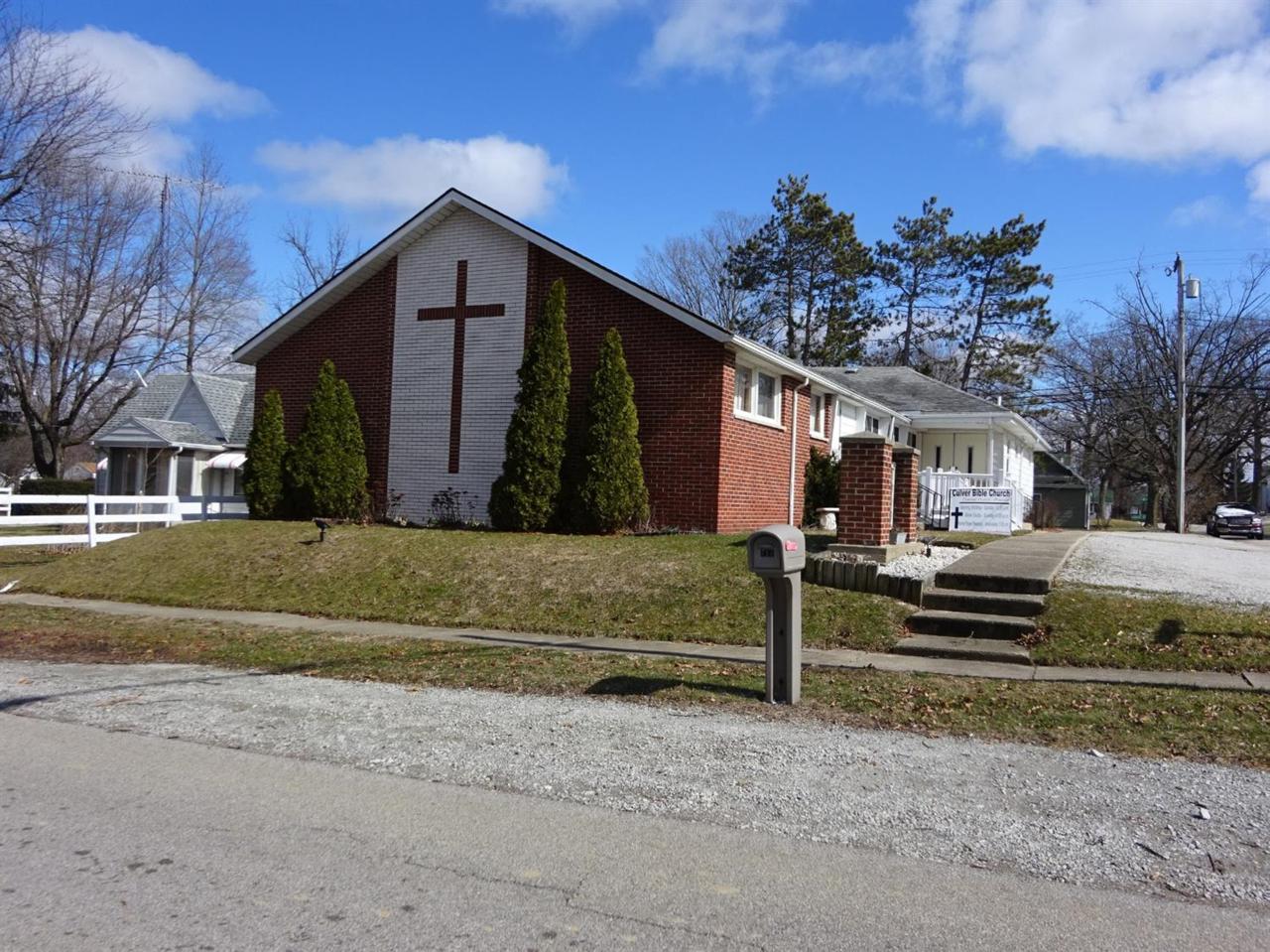 718 Main Street - Photo 1