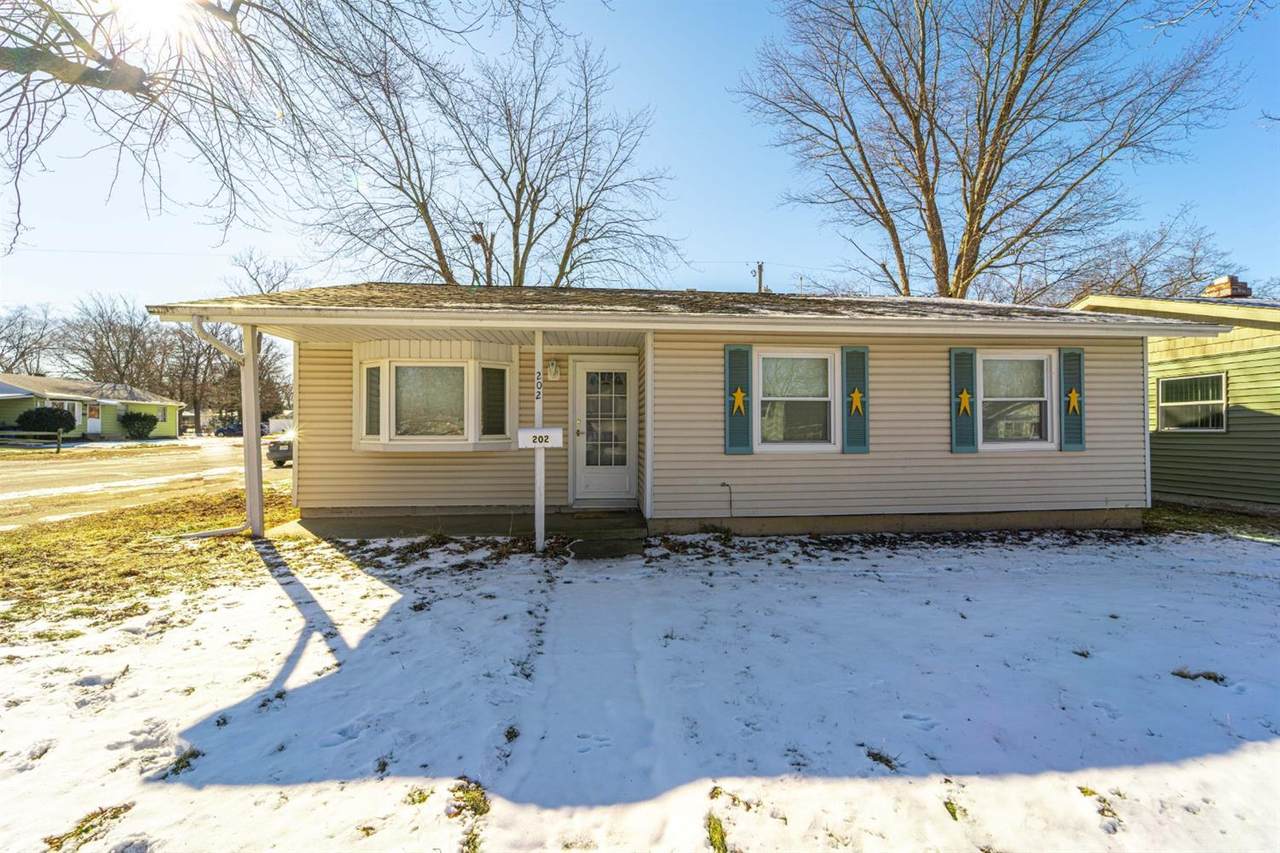 202 Roberta Avenue - Photo 1