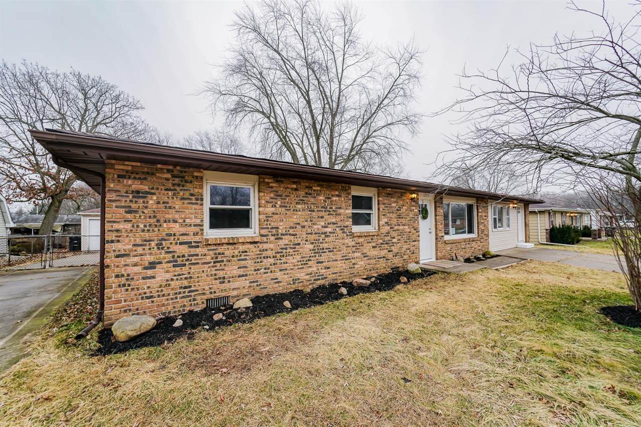 3305 Oakwood Street - Photo 1