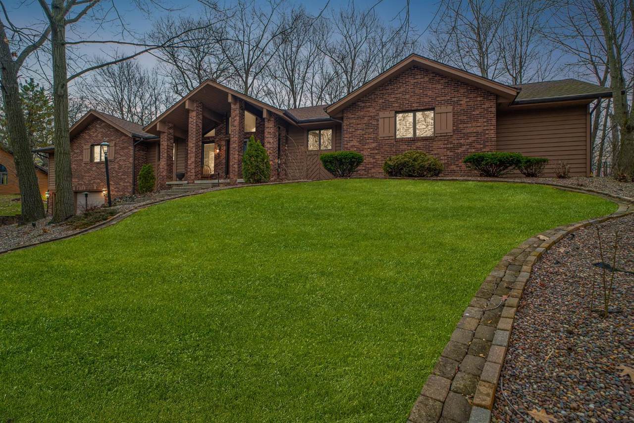 9737 Acorn Drive - Photo 1