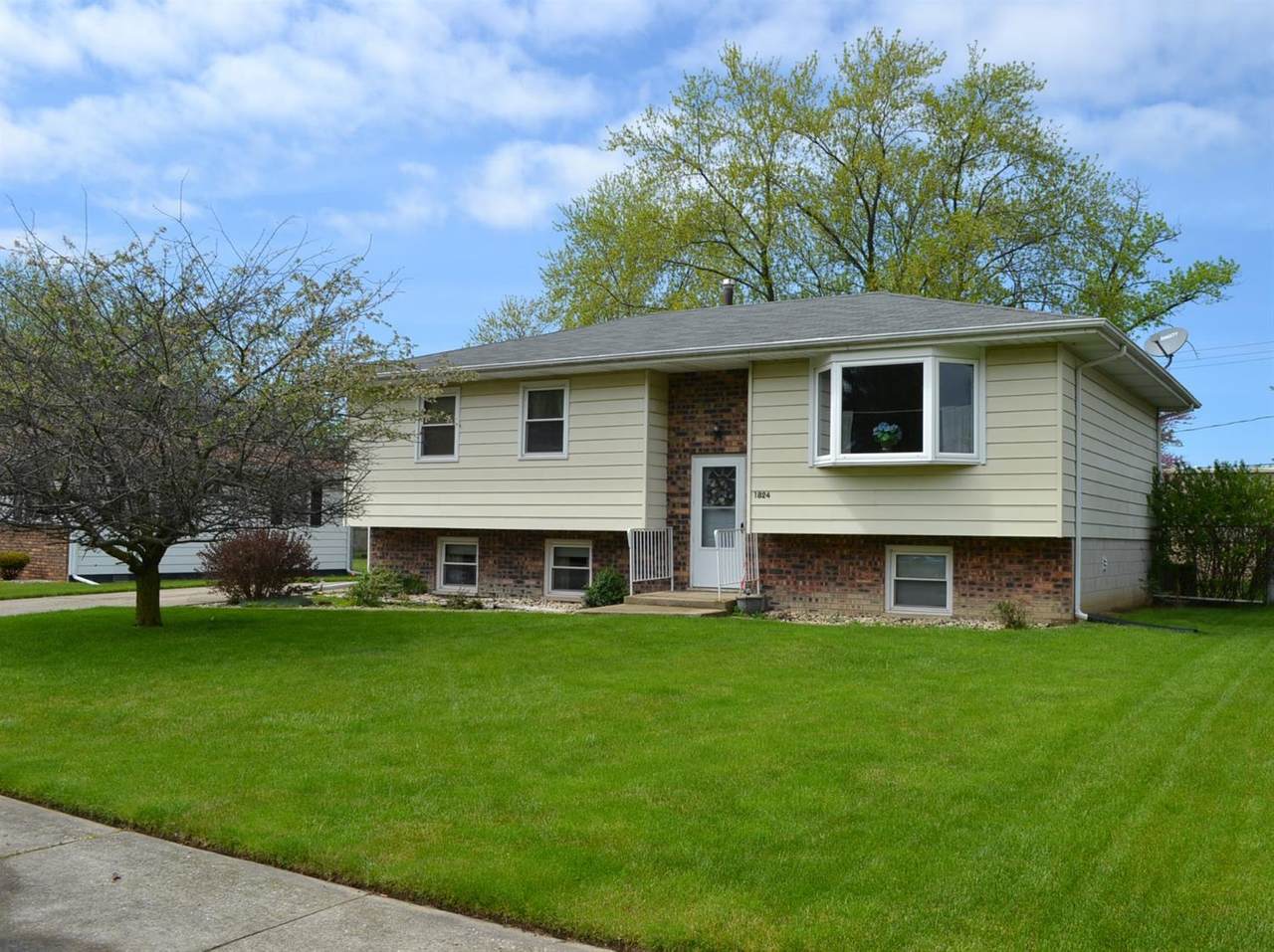 1824 38th Place - Photo 1 1824 38th Place - Photo 1