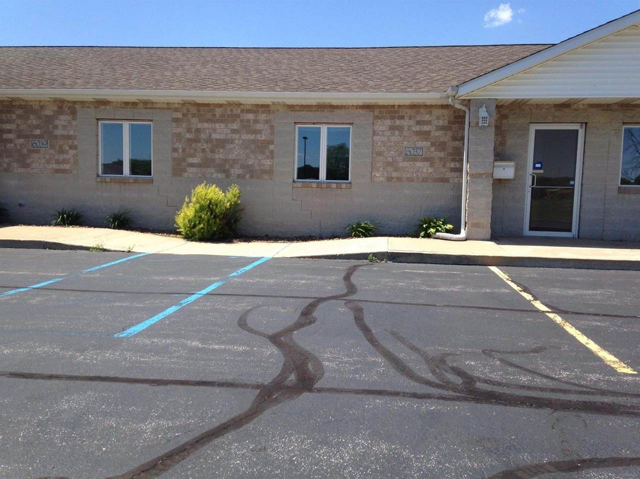 6037 Robbins Road - Photo 1