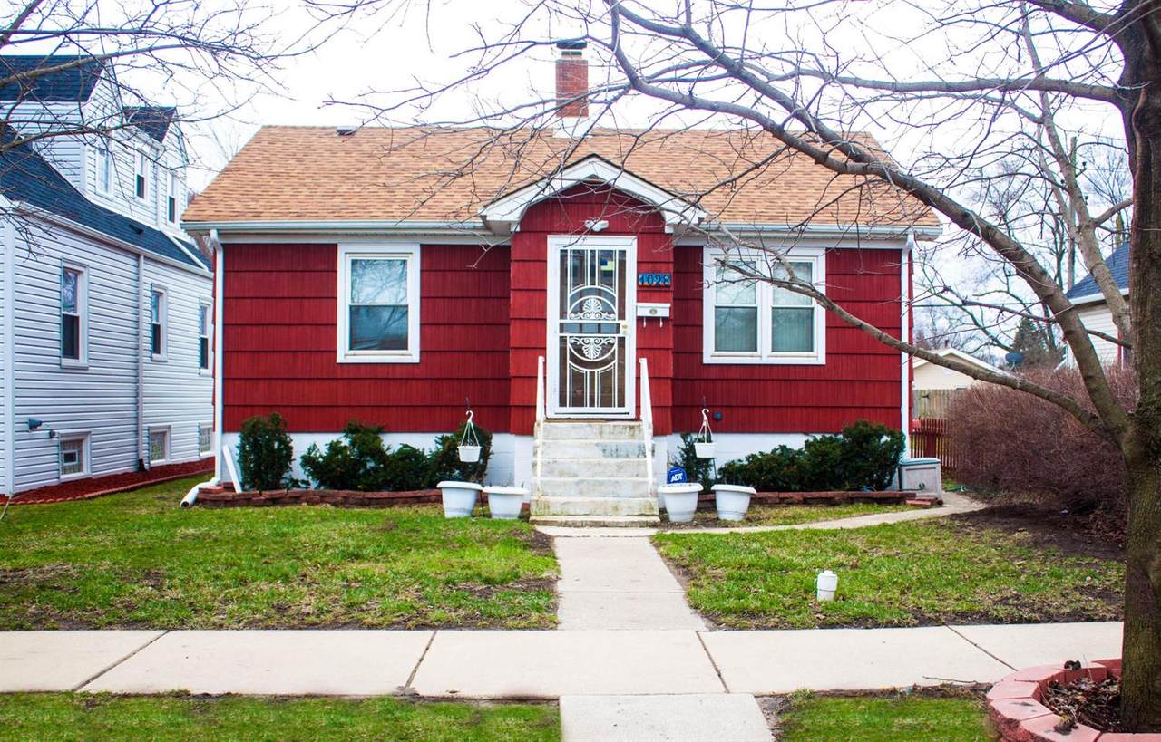 1028 Spruce Street - Photo 1