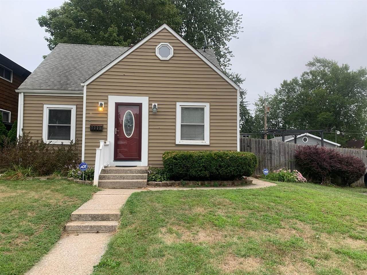7223 Mccook Avenue - Photo 1