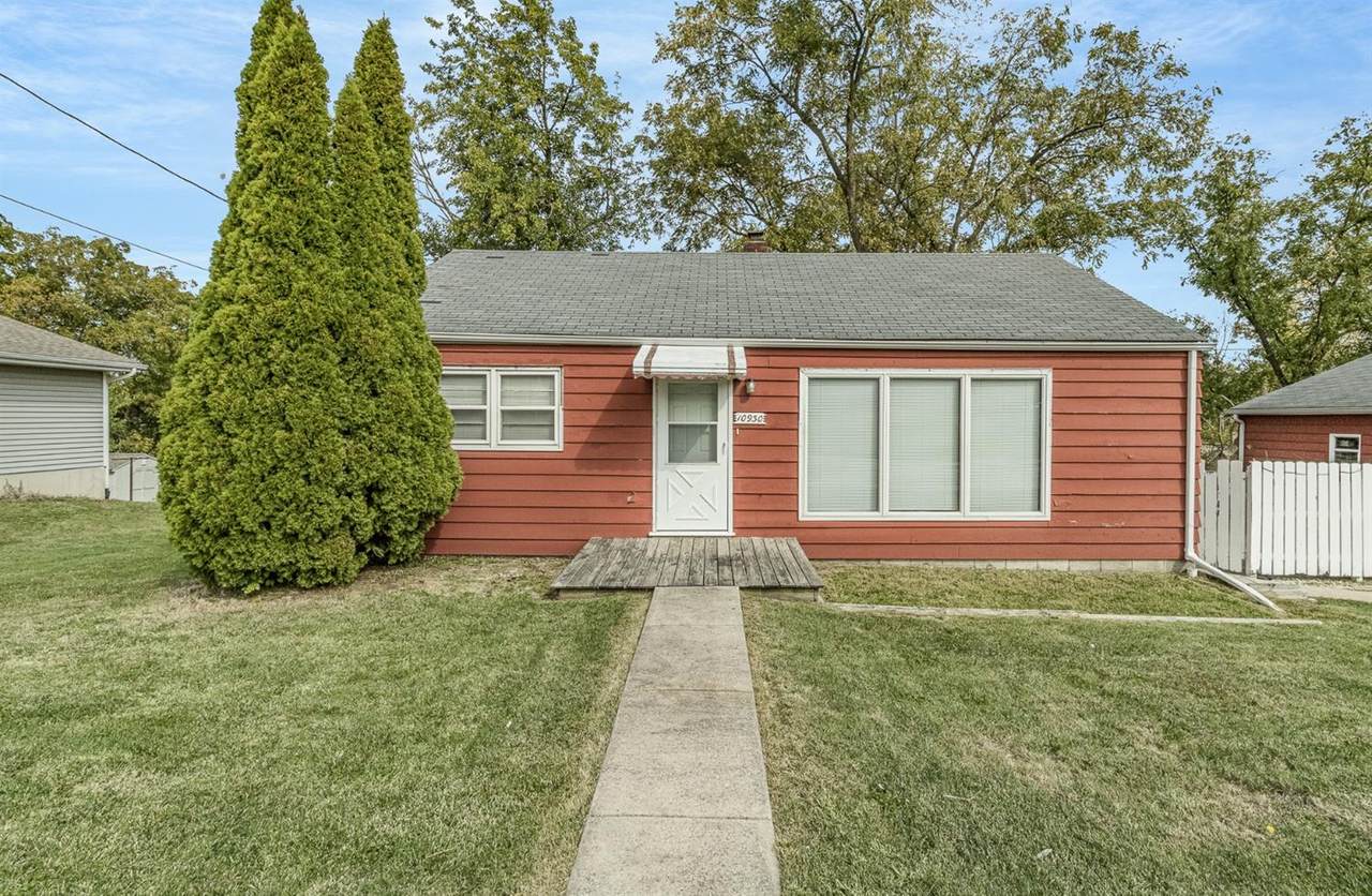 10930 93rd Avenue - Photo 1