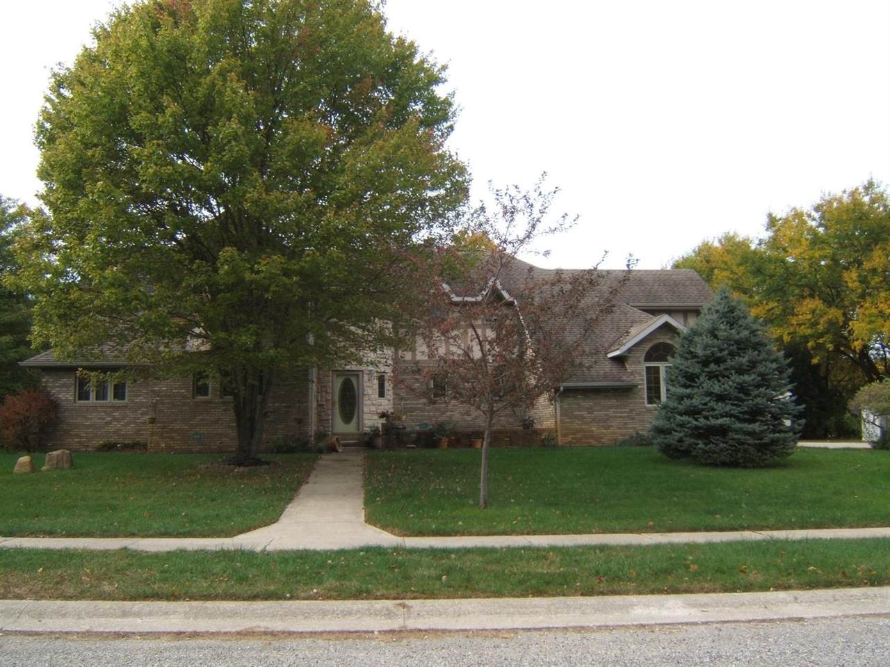4998 Glenbrook Drive - Photo 1