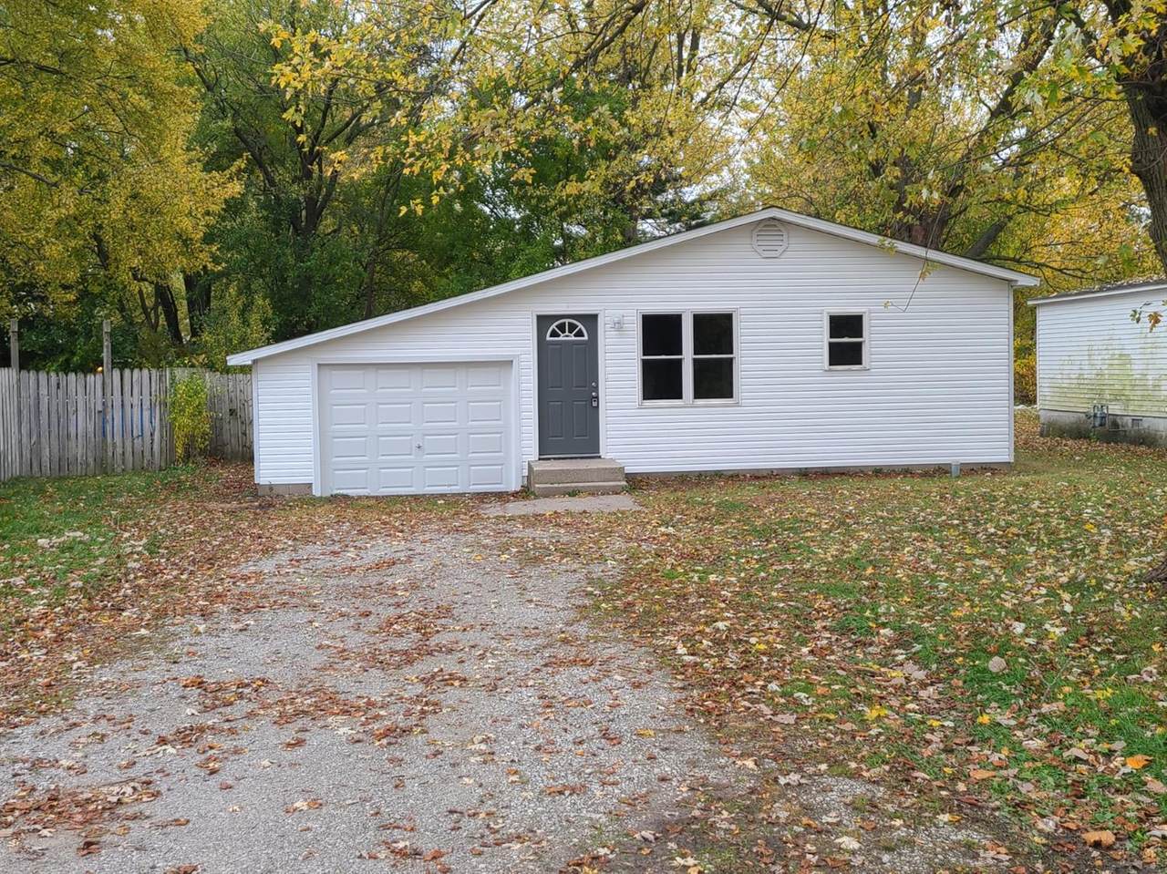327 8th Street - Photo 1