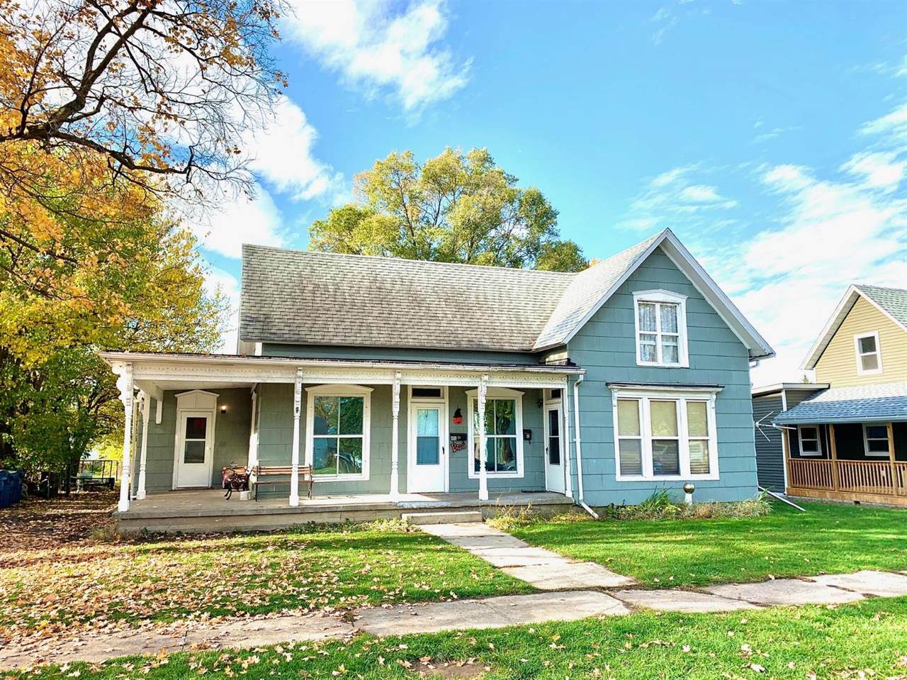 404-1/2 Van Buren Street - Photo 1