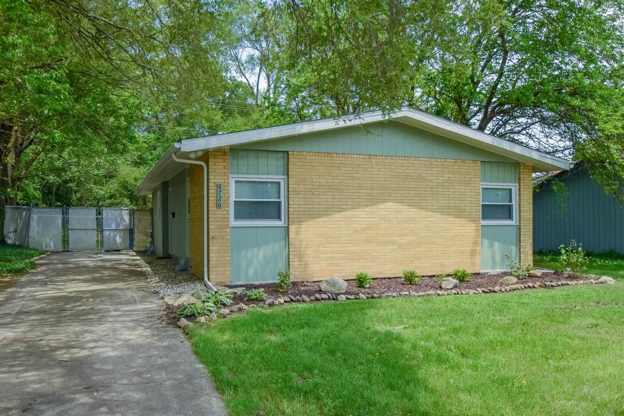 8726 Lakewood Avenue - Photo 1