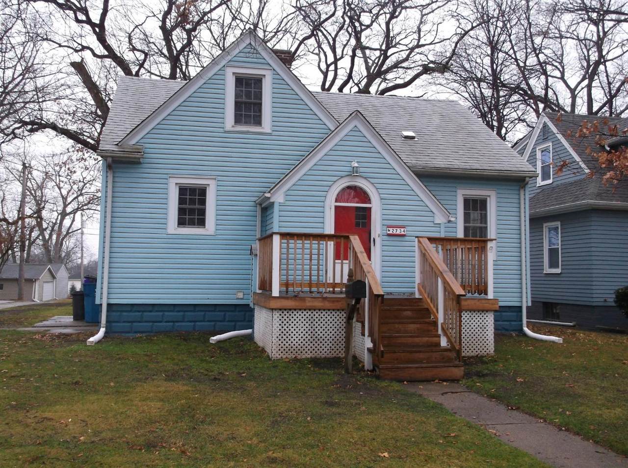 2734 Wicker Avenue - Photo 1