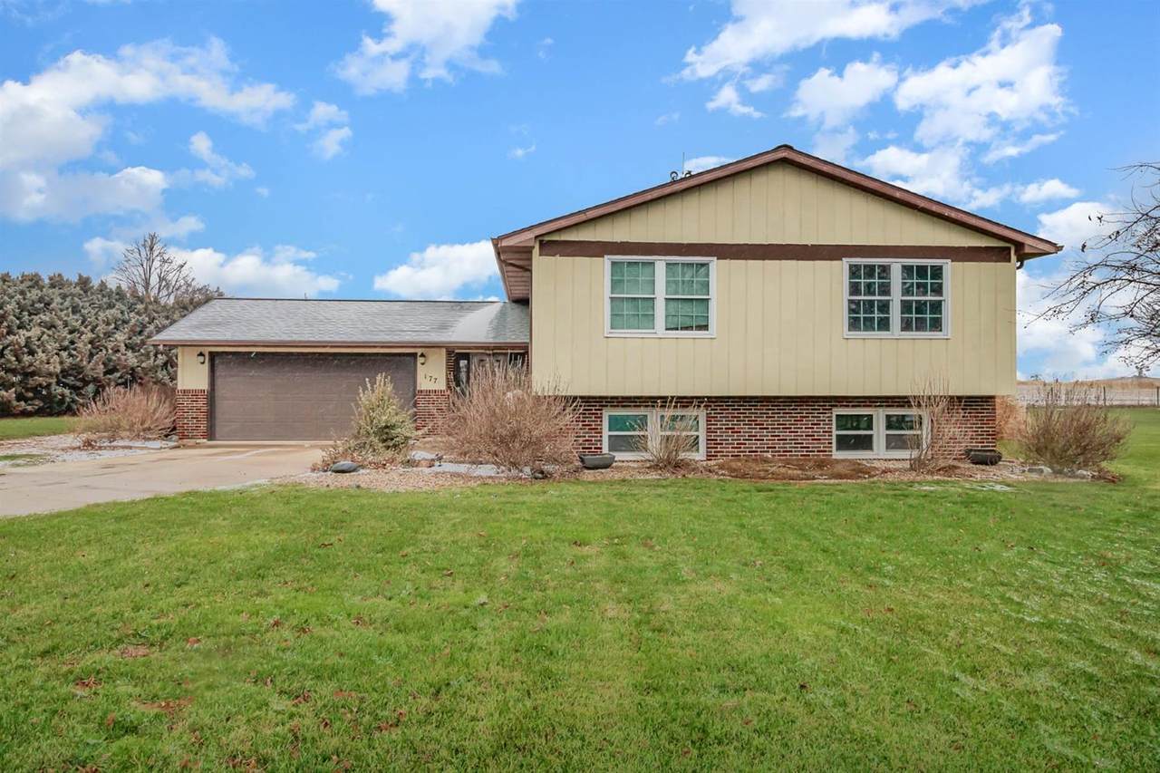 177 Boxwood Court - Photo 1