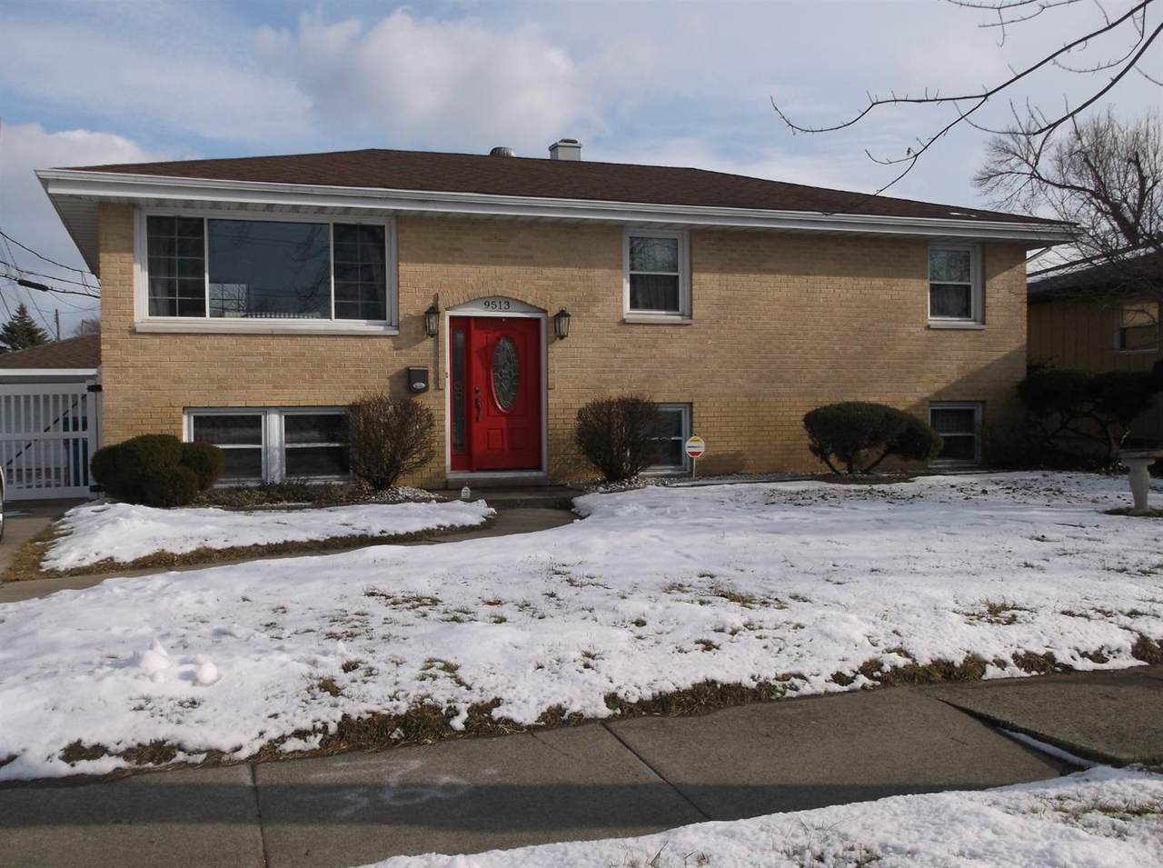9513 5th Street - Photo 1