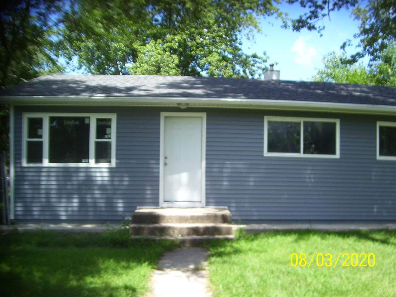 1110 39th Avenue - Photo 1