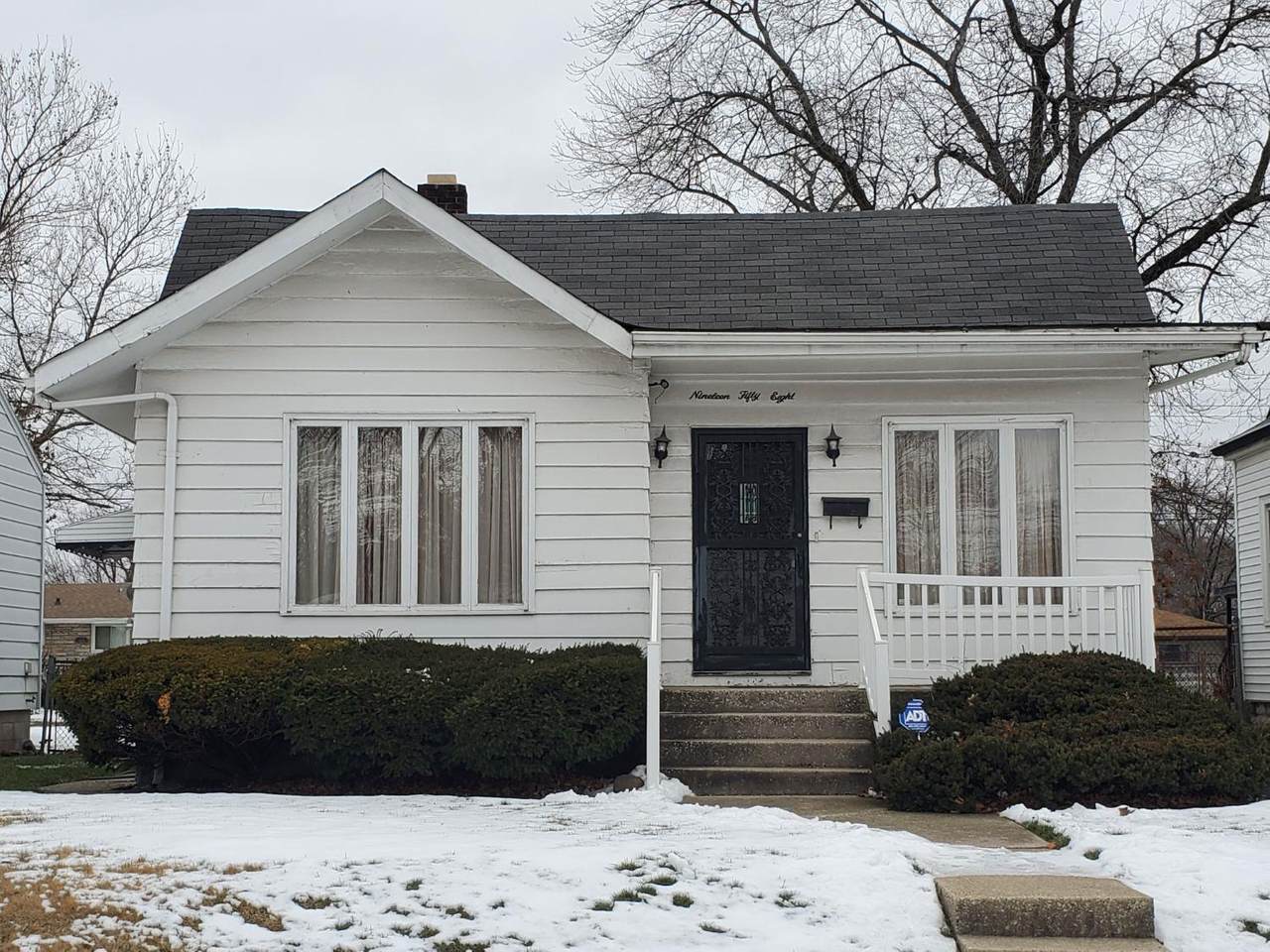1958 Roosevelt Place - Photo 1