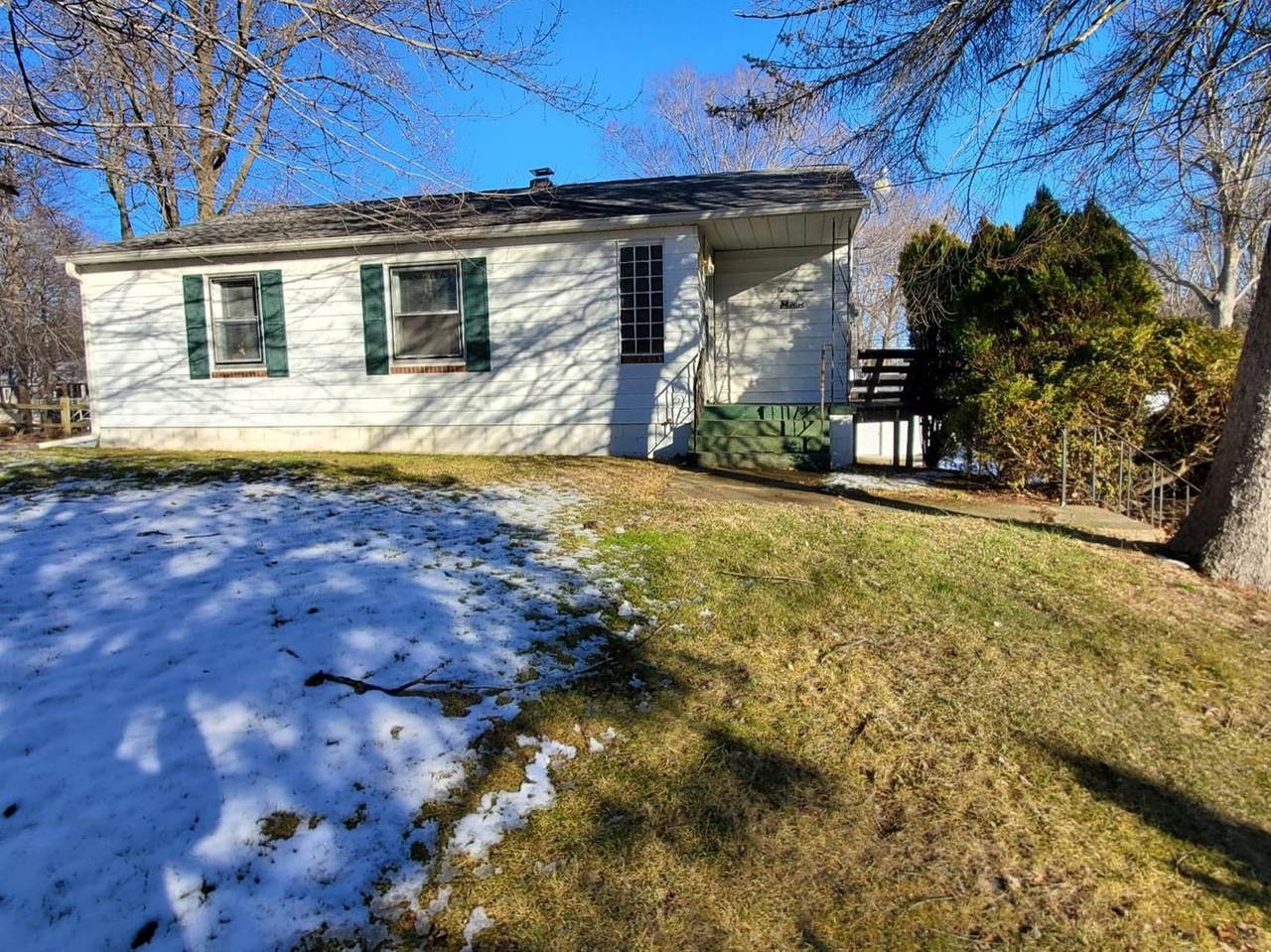 613 Warnke Road - Photo 1