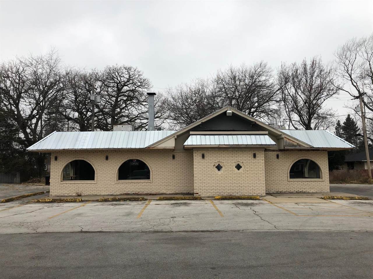 5524 Broadway - Photo 1