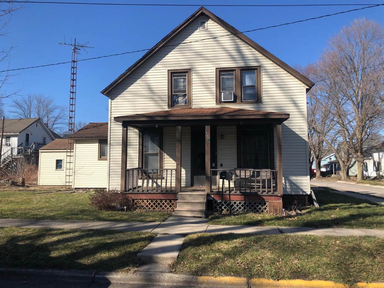 307 Division Street - Photo 1