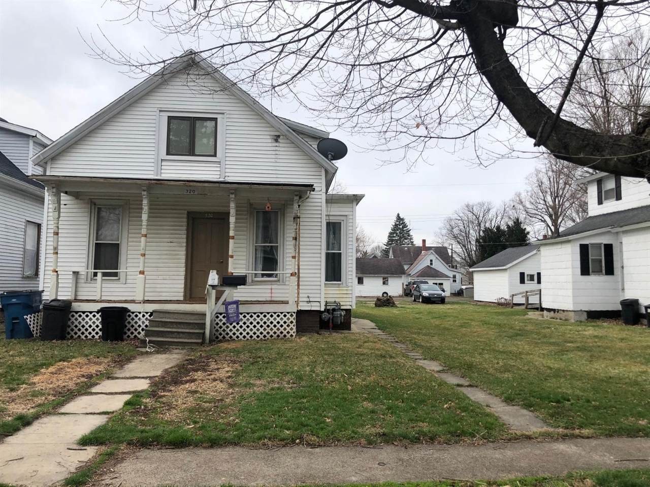 320 Maple Avenue - Photo 1