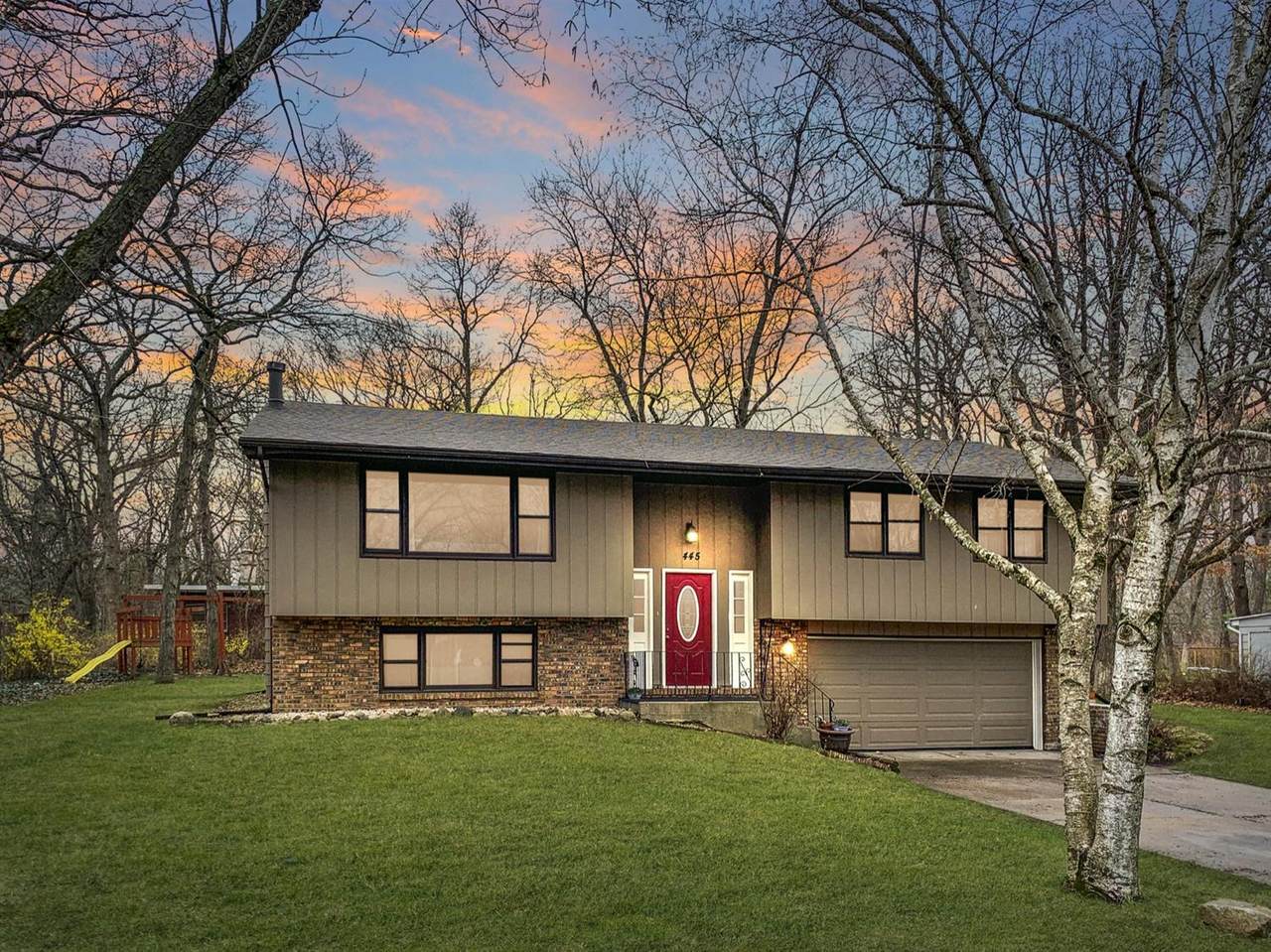 445 Iroquois Street - Photo 1