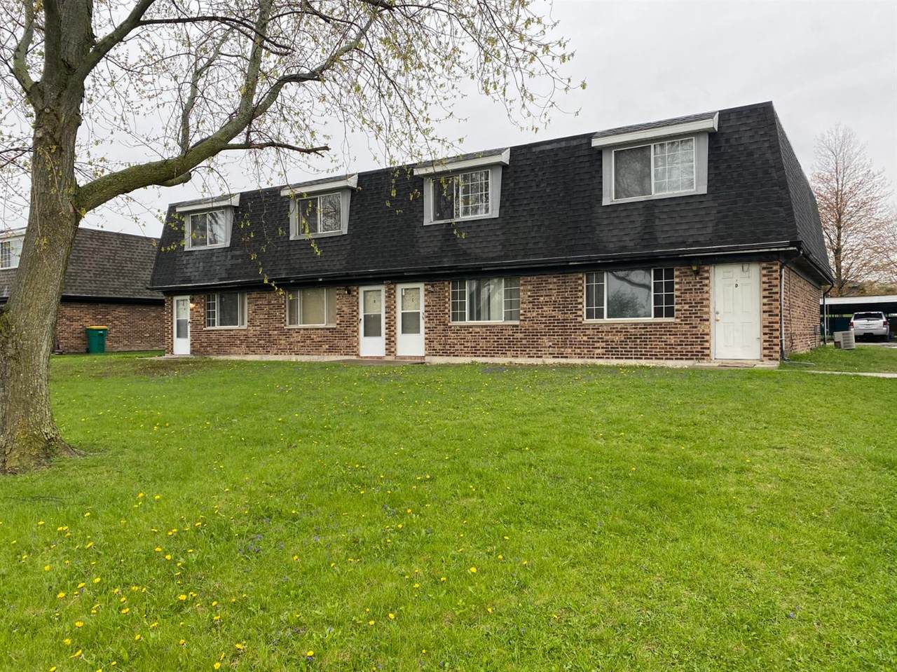 7542 Whitcomb Street - Photo 1