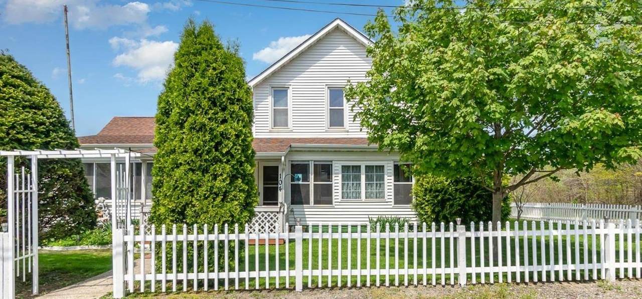 104 Hillstrom Street - Photo 1