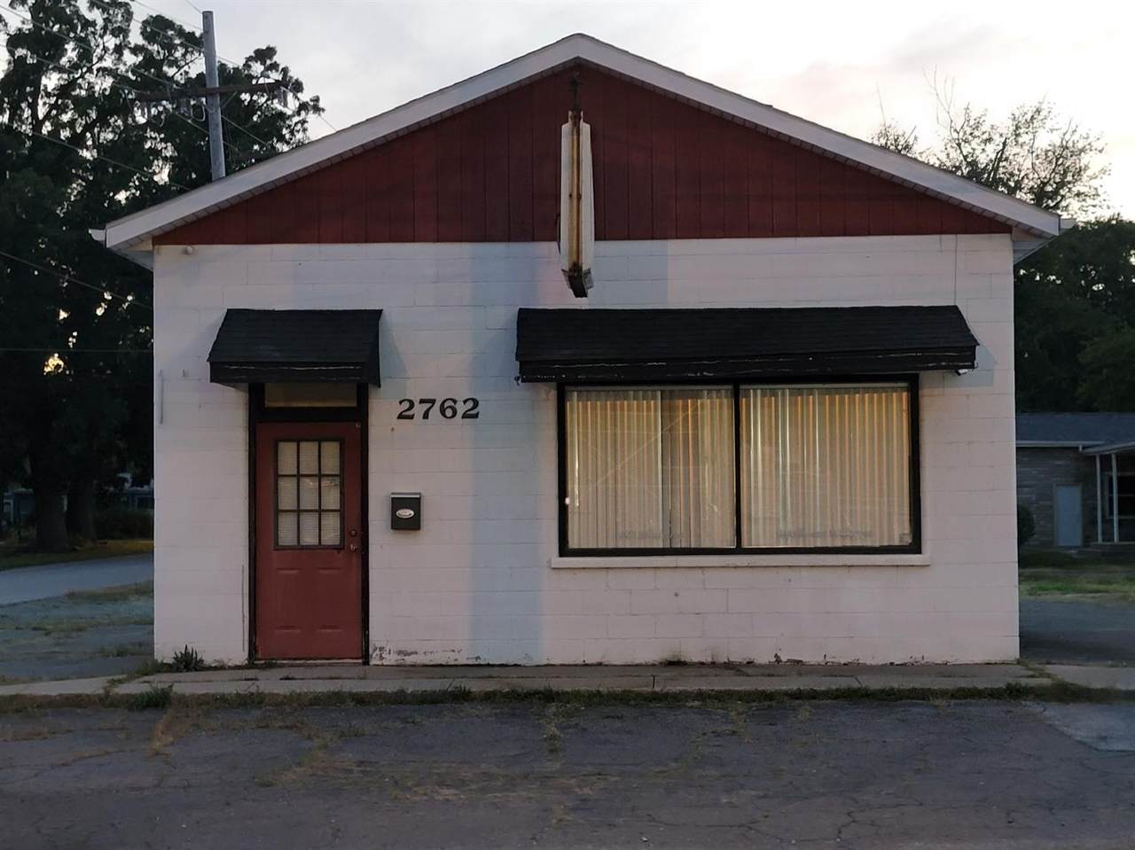 2762-2764 Willowdale Road - Photo 1