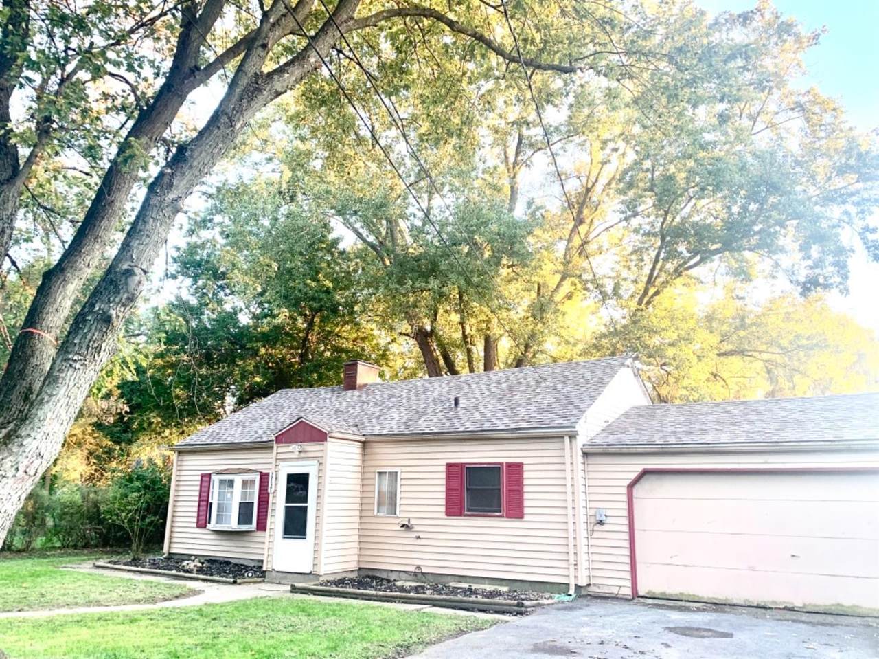 2737 42nd Avenue - Photo 1